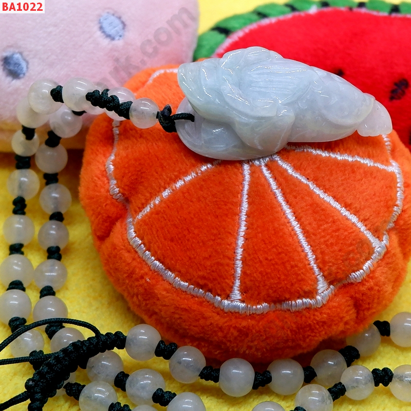 BA1022 สร้อยคอหยก จี้รูปกบคาบเหรียญ หยกขาว ราคา 449 บาท http://hengmark.com/view_product/BA1022.htm