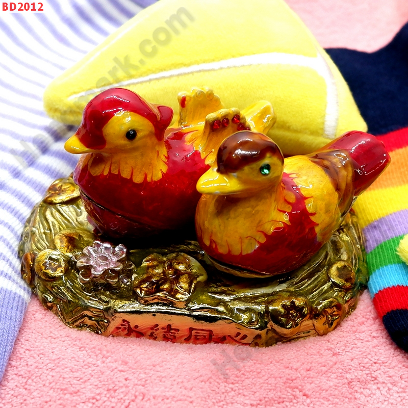 BD2012 เป็ดแมนดาริน ตลับเครื่องประดับฝังคริสตัล ราคา 949 บาท http://hengmark.com/view_product/BD2012.htm