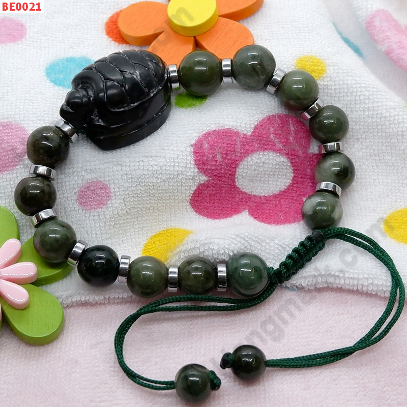 BE0021 สร้อยข้อมือเต่าเหยกดำ+หยก+สีเงินเชือกถัก ราคา 499 บาท http://hengmark.com/view_product/BE0021.htm
