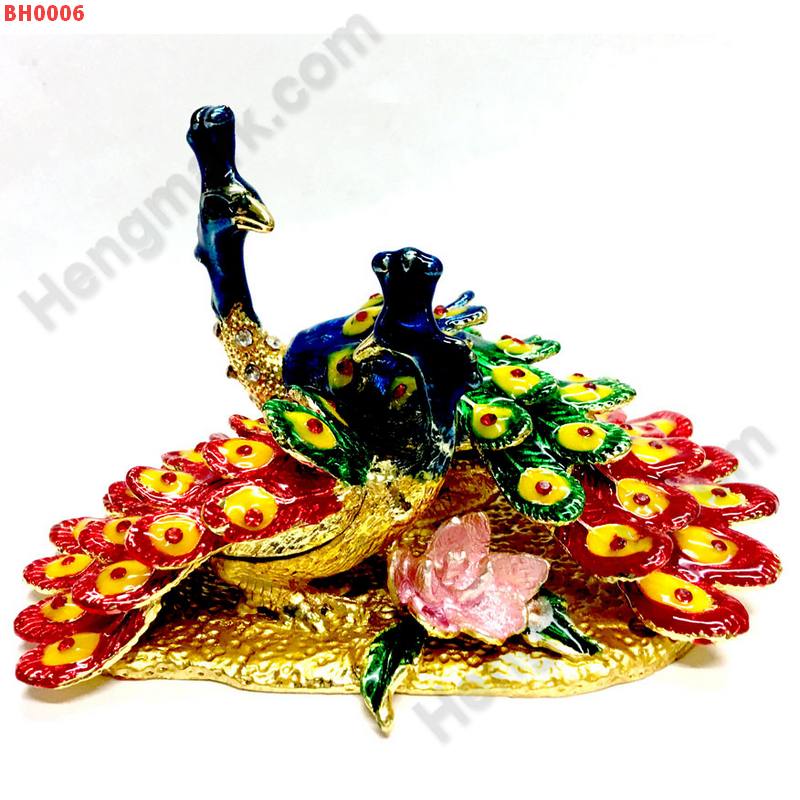 BH0006 นกยูงคู่ ตลับเครื่องประดับฝังคริสตัล ราคา 949 บาท http://hengmark.com/view_product/BH0006.htm