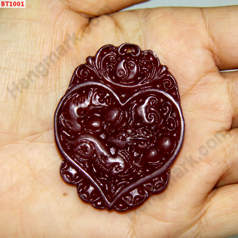 BT1001 จี้รูปกวางในหัวใจ หินสีแดง ราคา 199 บาท http://hengmark.com/view_product/BT1001.htm