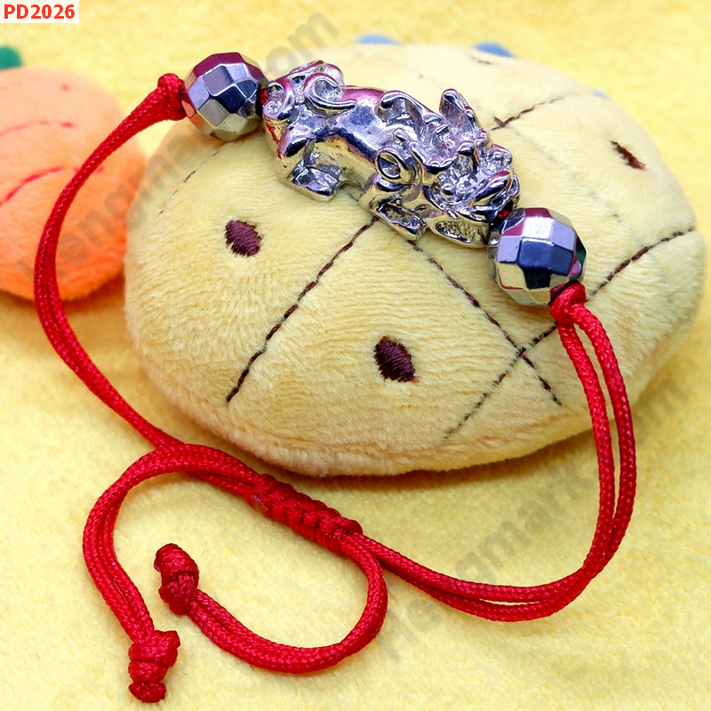 PD2026 สร้อยข้อมือเชือกปี่เซียะสีเงิน เชือกน้ำตาล ราคา 289 บาท http://hengmark.com/view_product/PD2026.htm