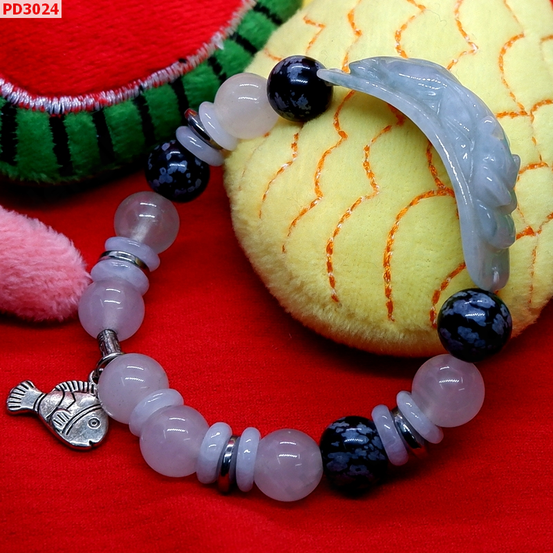 PD3024 สร้อยข้อมือปี่เซียะหยกขาวอมเขียว ราคา 399 บาท http://hengmark.com/view_product/PD3024.htm