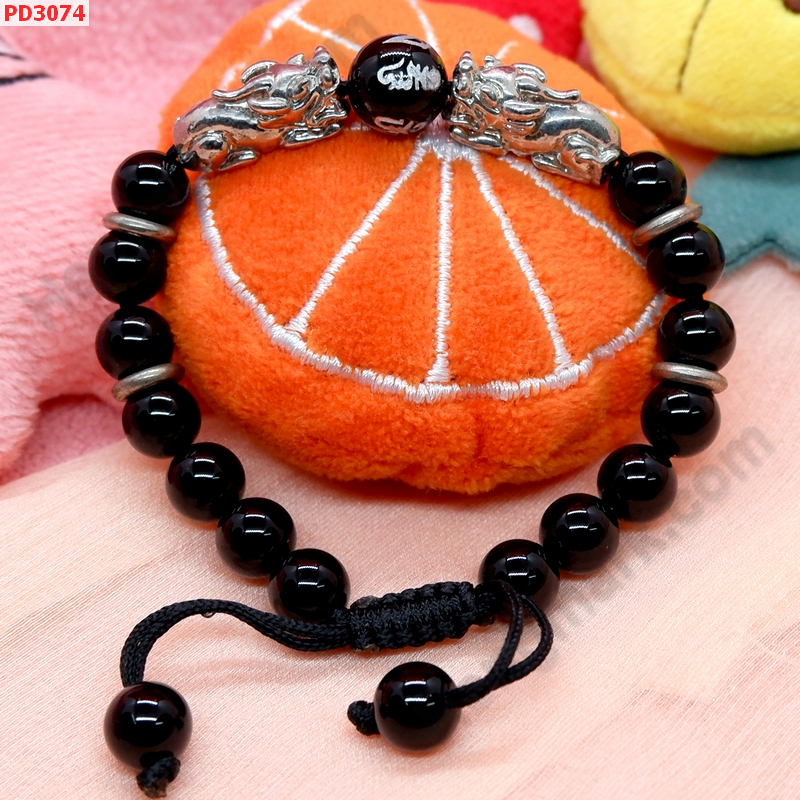 PD3074 สร้อยข้อมือปี่เซียะคู่สีเงิน+คาถาทิเบตสร้อยเชือก  ราคา 379 บาท http://hengmark.com/view_product/PD3074.htm