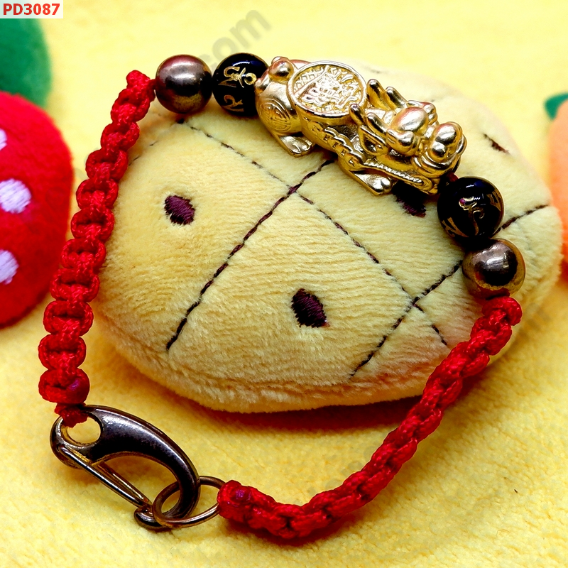 PD3087 สร้อยข้อมือปี่เซียะทอง+คาถา เชือกถัก ราคา 399 บาท http://hengmark.com/view_product/PD3087.htm