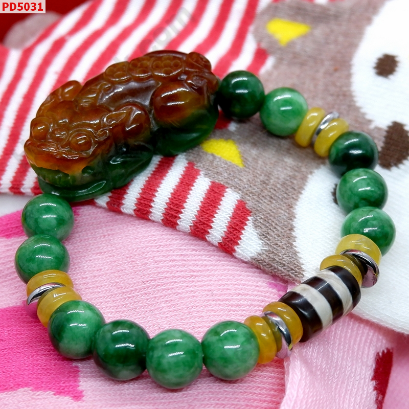 PD5031 สร้อยข้อมือปี่เซียะหยกจักรพรรดิเขียวน้ำตาล ราคา 599 บาท http://hengmark.com/view_product/PD5031.htm
