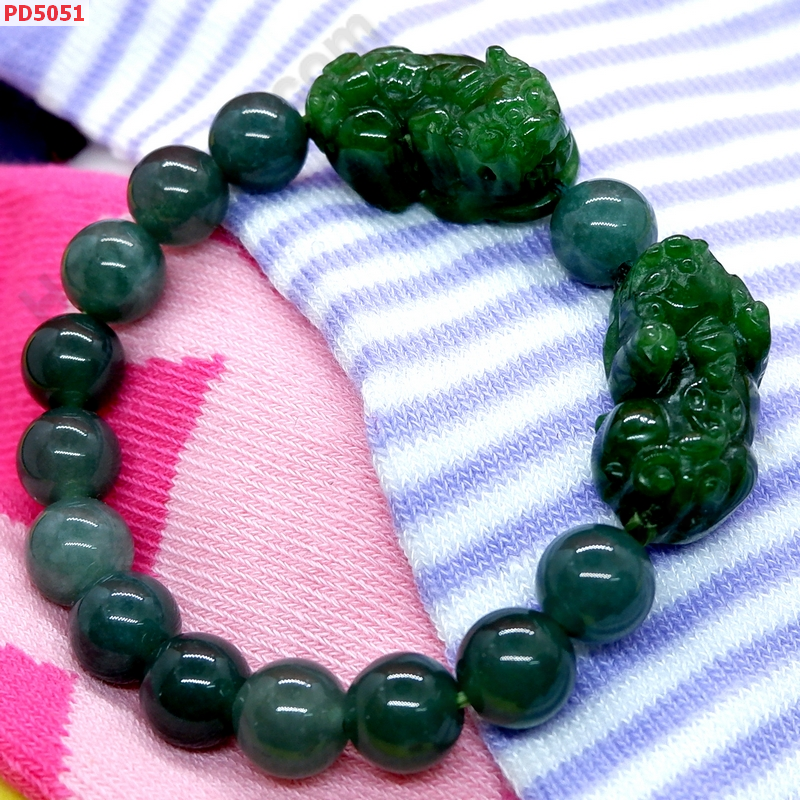 PD5051  สร้อยข้อมือปี่เซียะคู่ หินหยกสีเขียวเข้ม ราคา 599 บาท http://hengmark.com/view_product/PD5051.htm