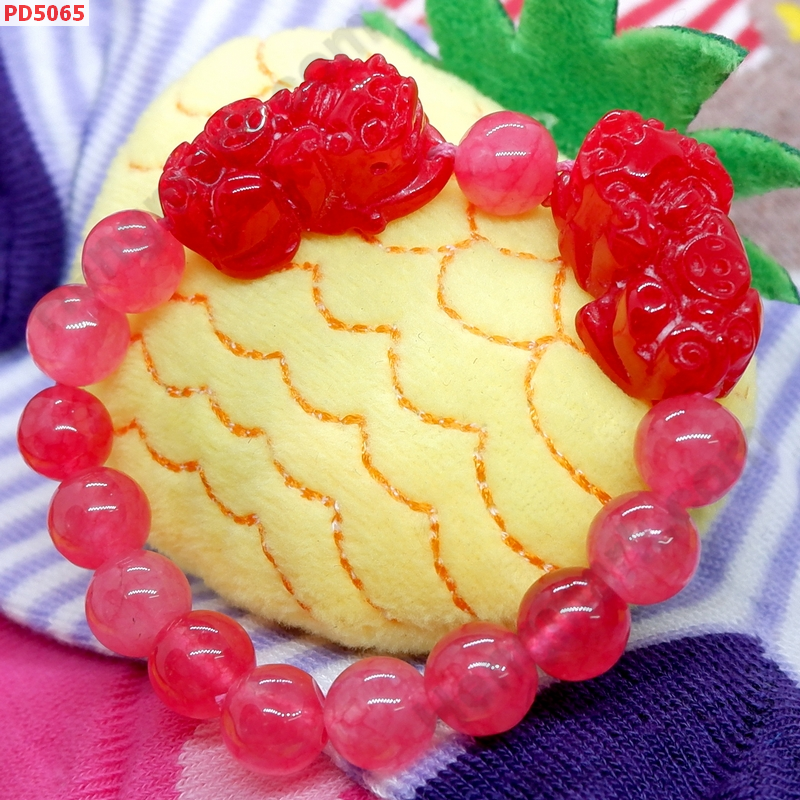 PD5065 สร้อยข้อมือปี่เซียะคู่ หินหยกสีแดง ราคา 599 บาท http://hengmark.com/view_product/PD5065.htm