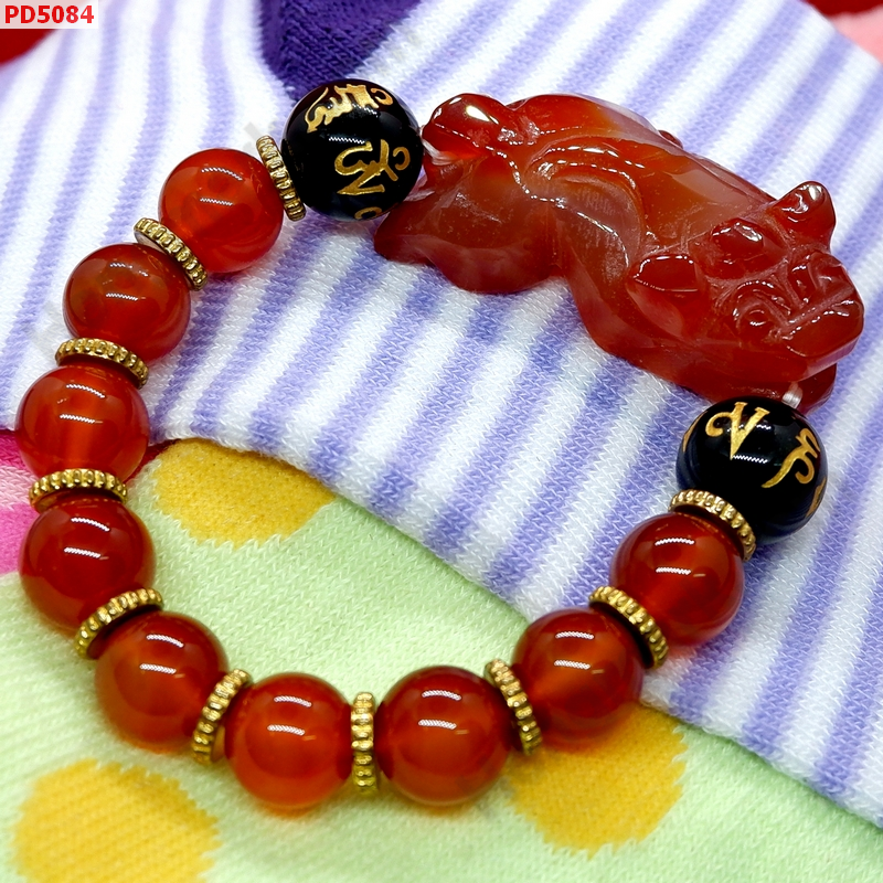 PD5084 สร้อยข้อมือปี่เซียะหินสีแดง+คาถาทิเบต ราคา 599 บาท http://hengmark.com/view_product/PD5084.htm