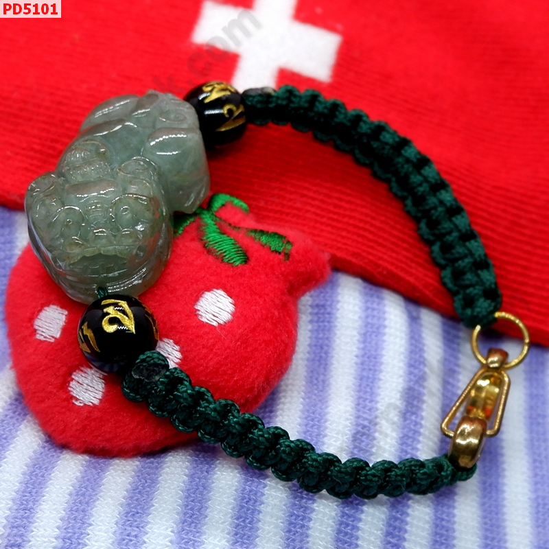 PD5101 สร้อยข้อมือปี่เซียะหยกเขียวเทาเกรดA สร้อยเชือก ราคา 599 บาท http://hengmark.com/view_product/PD5101.htm