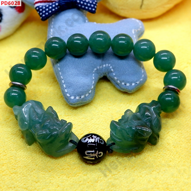 PD6028 สร้อยข้อมือปี่เซียะหยกเขียวคู่+คาถา ราคา 639 บาท http://hengmark.com/view_product/PD6028.htm