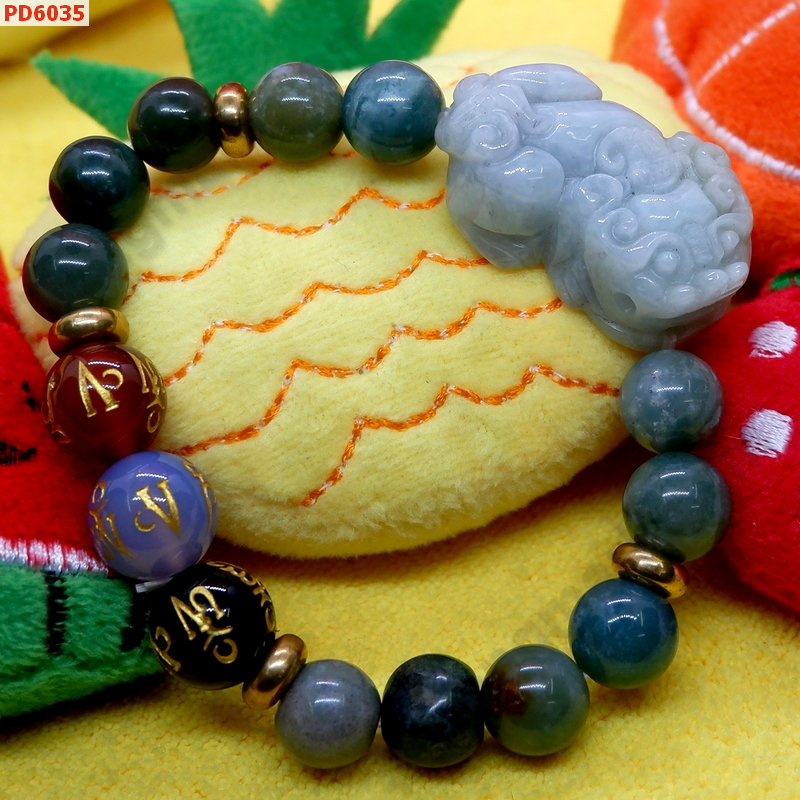 PD6035 สร้อยข้อมือปี่เซียะหยกเขียว+คาถา ราคา 629 บาท http://hengmark.com/view_product/PD6035.htm