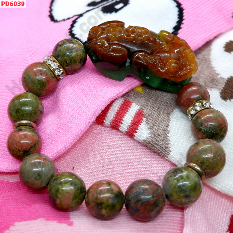 PD6039 สร้อยข้อมือปี่เซียะหยกเขียวน้ำตาล ราคา 629 บาท http://hengmark.com/view_product/PD6039.htm