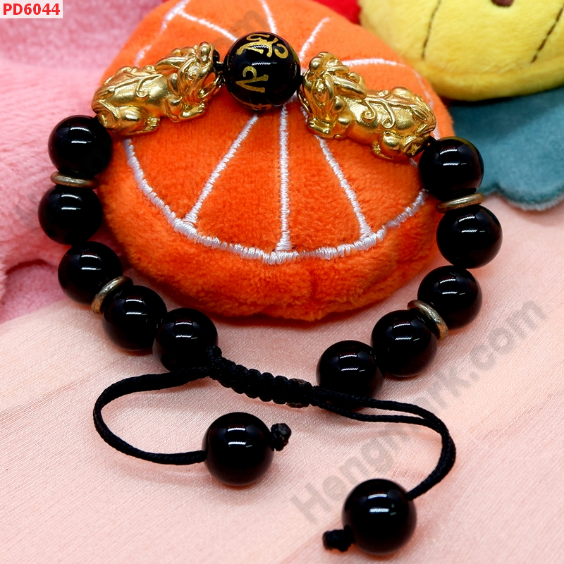 PD6044 สร้อยข้อมือปี่เซียะสีทองคู่+คาถาทิเบตสร้อยเชือก ราคา 699 บาท http://hengmark.com/view_product/PD6044.htm