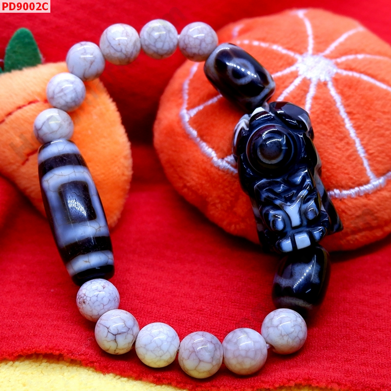 PD9002C สร้อยข้อมือปี่เซียะหินอะเกต+DZI ราคา 1129 บาท http://hengmark.com/view_product/PD9002C.htm