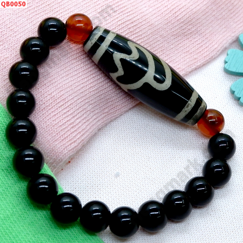 QB0050 สร้อยข้อมือ หินดีซีไอ ลายดอกบัว ราคา 379 บาท http://hengmark.com/view_product/QB0050.htm