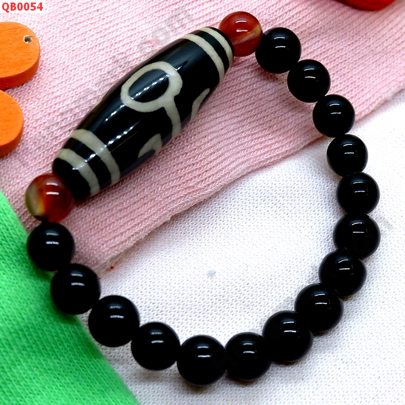 QB0054 สร้อยข้อมือ DZI ลายผู้สูงศักดิ์ ราคา 379 บาท http://hengmark.com/view_product/QB0054.htm