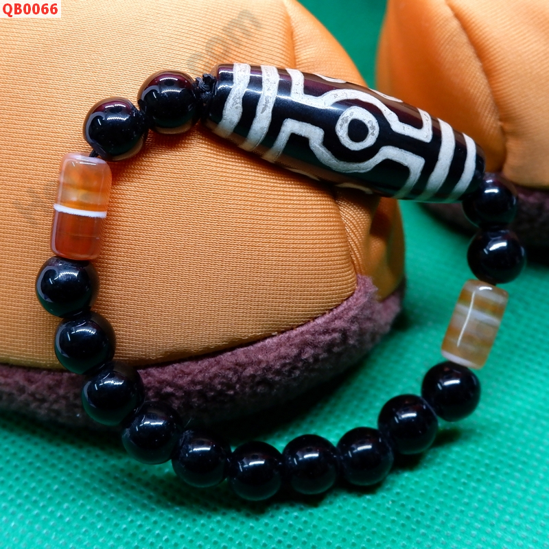 QB0066 สร้อยข้อมือ DZI 7 ตา ราคา 429 บาท http://hengmark.com/view_product/QB0066.htm