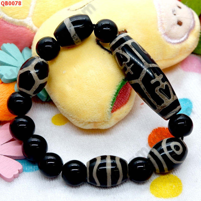 QB0078 สร้อยข้อมือ DZI ลายแก้ววิเศษ ราคา 749 บาท http://hengmark.com/view_product/QB0078.htm