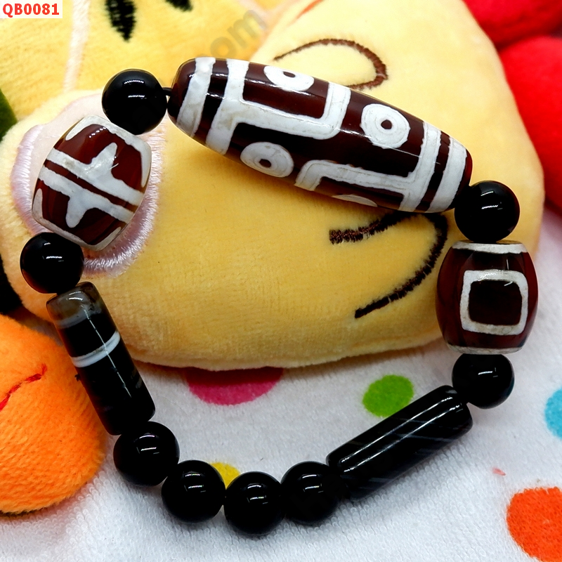 QB0081 สร้อยข้อมือ DZI 6 ตา ราคา 549 บาท http://hengmark.com/view_product/QB0081.htm