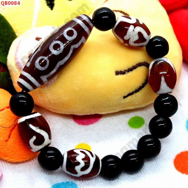 QB0084 สร้อยข้อมือ DZI  5 ตา ราคา 749 บาท http://hengmark.com/view_product/QB0084.htm