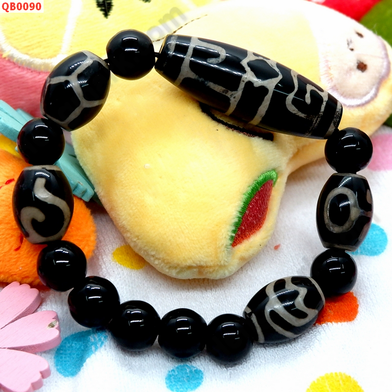 QB0090 สร้อยข้อมือ DZI ลายหมวกลามะ ราคา 749 บาท http://hengmark.com/view_product/QB0090.htm