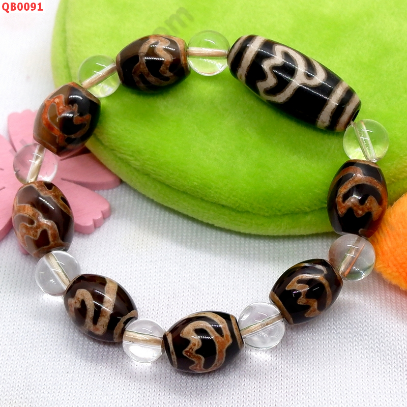 QB0091 สร้อยข้อมือ DZI ลายดอกบัว ราคา 699 บาท http://hengmark.com/view_product/QB0091.htm