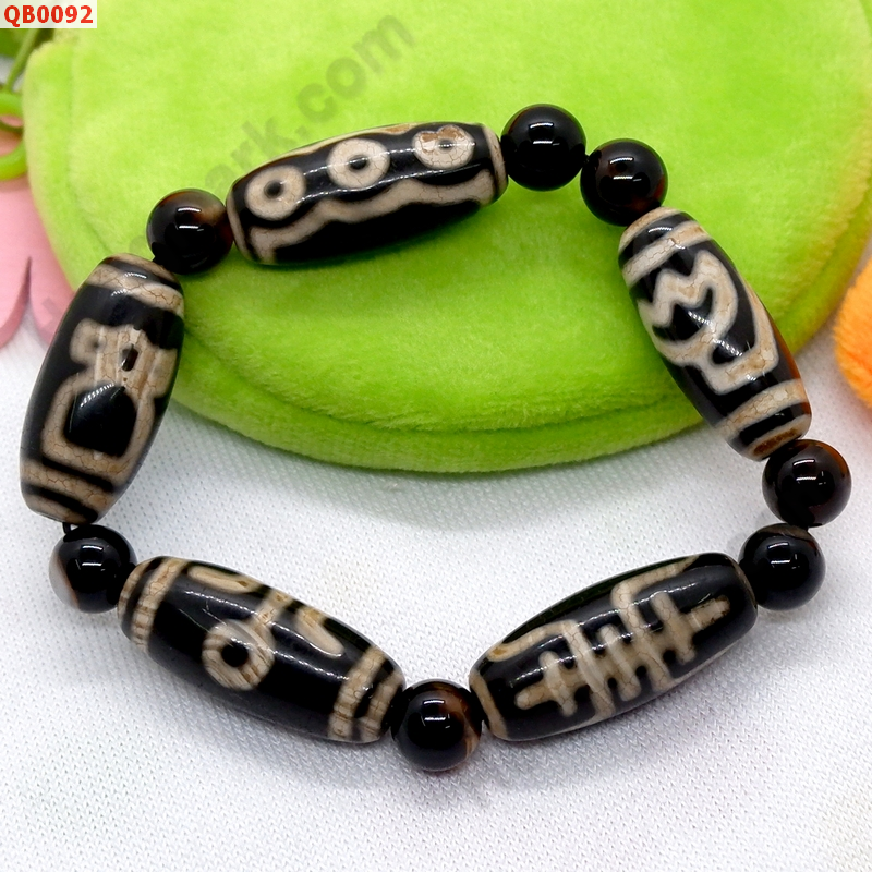 QB0092 สร้อยข้อมือ DZI 5 ลาย ราคา 999 บาท http://hengmark.com/view_product/QB0092.htm