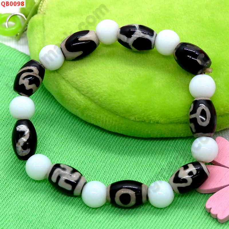 QB0098 สร้อยข้อมือ DZI 9 ลาย ราคา 499 บาท http://hengmark.com/view_product/QB0098.htm