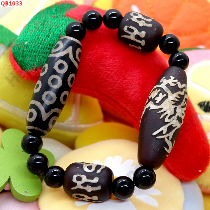 QB1033 สร้อยข้อมือหินทิเบต 21 ตาและมังกร ราคา 799 บาท http://hengmark.com/view_product/QB1033.htm
