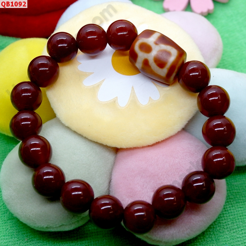QB1092 สร้อยข้อมือ DZI ไฉ่ซิงเอี๊ย ราคา 499 บาท http://hengmark.com/view_product/QB1092.htm