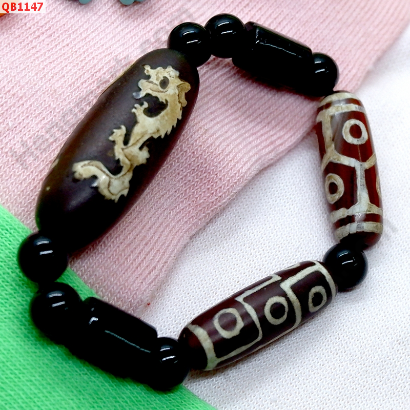 QB1147 สร้อยข้อมือหิน DZI ลายมังกรคู่  6 ตา และ 9 ตา ราคา 799 บาท http://hengmark.com/view_product/QB1147.htm