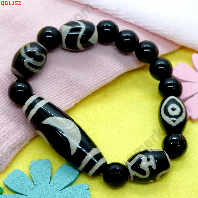 QB1152 สร้อยข้อมือหิน DZI ลายดาว+ 4 ลาย ราคา 699 บาท http://hengmark.com/view_product/QB1152.htm