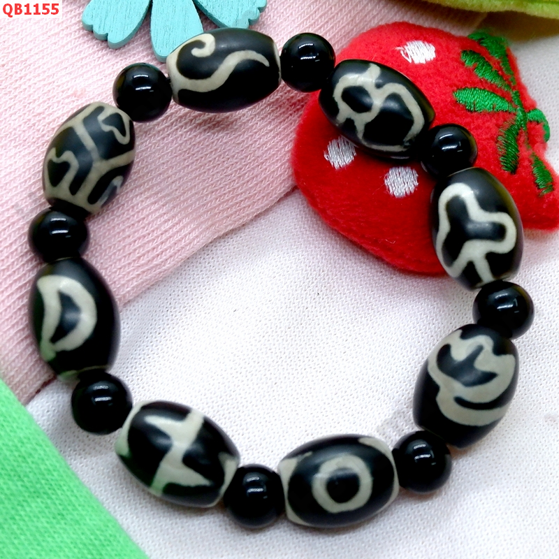 QB1155 สร้อยข้อมือหิน DZI 8 ลาย ราคา 799 บาท http://hengmark.com/view_product/QB1155.htm