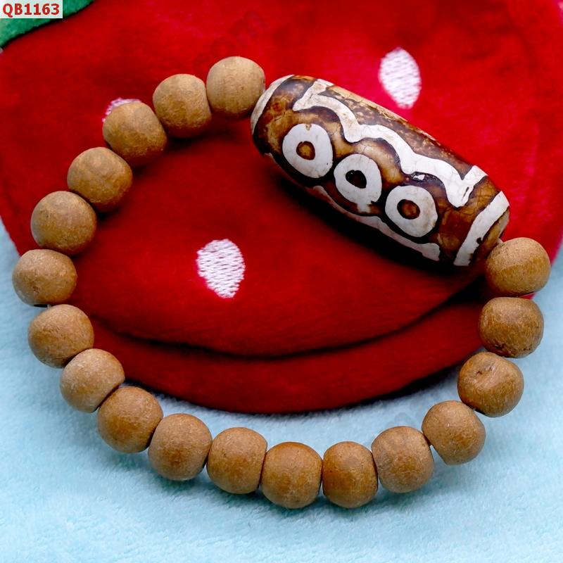 QB1163 สร้อยข้อมือหิน DZI 5 ตา ร้อยด้วยลูกปัดไม้ ราคา 359 บาท http://hengmark.com/view_product/QB1163.htm