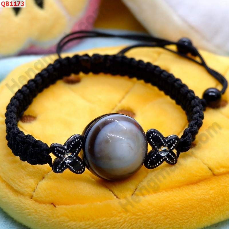 QB1173 สร้อยข้อมือDZI ตามังกร เชือกถัก ราคา 199 บาท http://hengmark.com/view_product/QB1173.htm