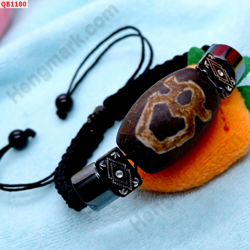 QB1180 สร้อยข้อมือDZI ไฉ่ซิงเอี๊ย เชือกถัก ราคา 349 บาท http://hengmark.com/view_product/QB1180.htm