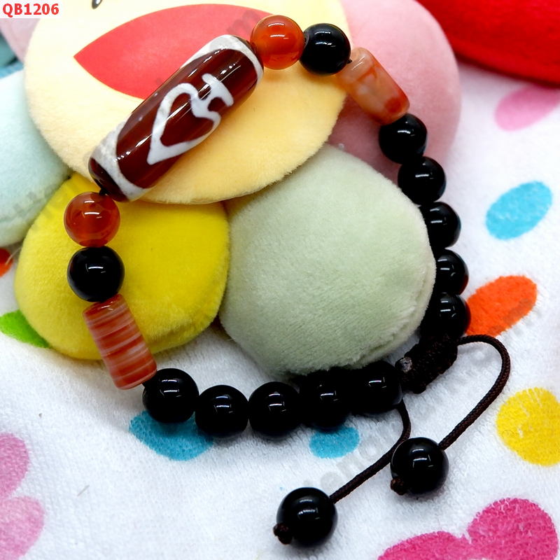 QB1206 สร้อยข้อมือ DZI ลายแก้ววิเศษ ราคา 349 บาท http://hengmark.com/view_product/QB1206.htm