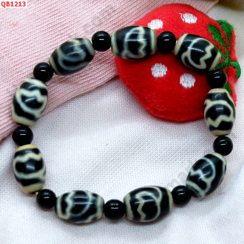QB1213 สร้อยข้อมือ DZI ลายดอกบัว 9 เม็ด ราคา 939 บาท http://hengmark.com/view_product/QB1213.htm