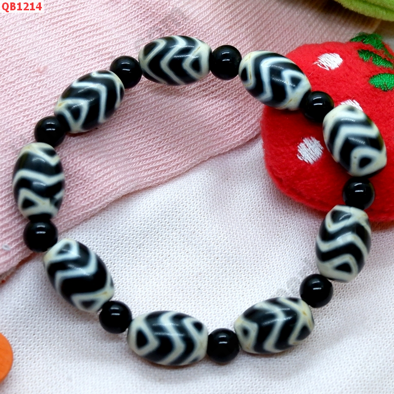 QB1214 สร้อยข้อมือ DZI ลายภูเขา 9 เม็ด ราคา 939 บาท http://hengmark.com/view_product/QB1214.htm