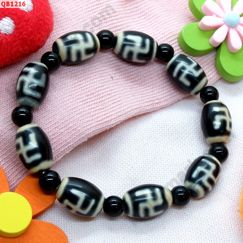 QB1216 สร้อยข้อมือ DZI ลายสวัสดิกะ 9 เม็ด ราคา 939 บาท http://hengmark.com/view_product/QB1216.htm
