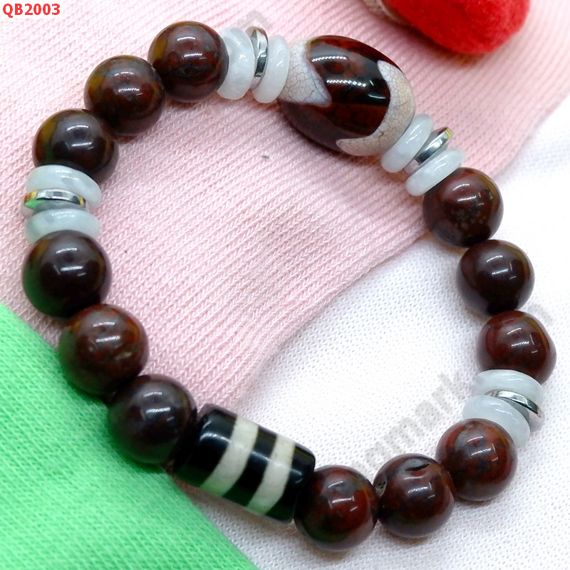 QB2003 สร้อยข้อมือหินDZI เขี้ยวเสือ+2 เส้น ราคา 559 บาท http://hengmark.com/view_product/QB2003.htm