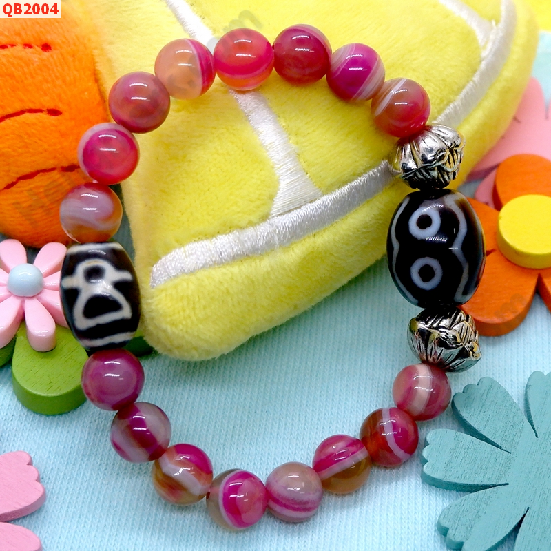QB2004 สร้อยข้อมือหินDZI 7 ตา และ ไฉ่ซิงเอี๊ย ราคา 699 บาท http://hengmark.com/view_product/QB2004.htm