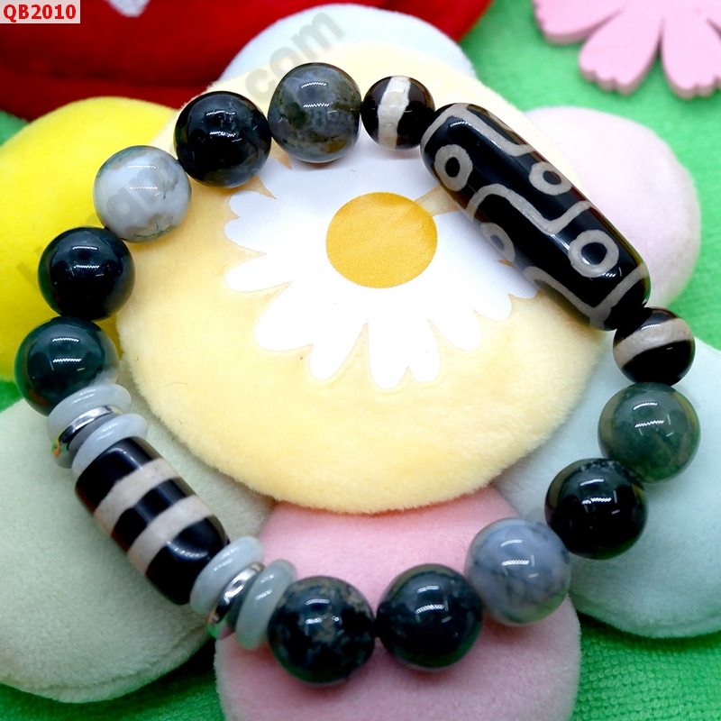 QB2010 สร้อยข้อมือหินDZI 9 ตา หมอยา และ 2 เส้น ราคา 699 บาท http://hengmark.com/view_product/QB2010.htm