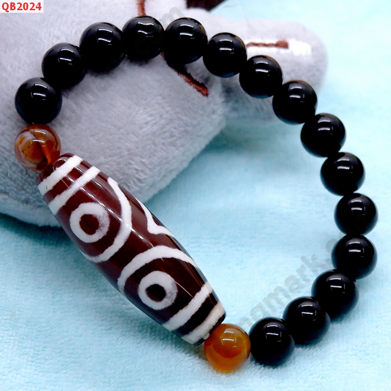 QB2024 สร้อยข้อมือหินDZI 3 ตา ราคา 439 บาท http://hengmark.com/view_product/QB2024.htm