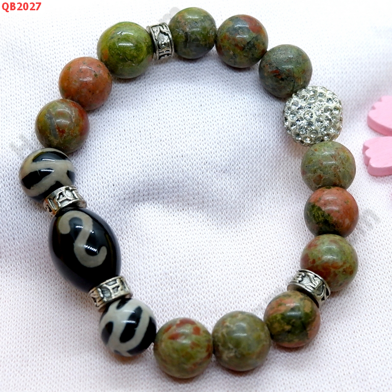 QB2027 สร้อยข้อมือหินDZI  ตะขอ และ ลามะยิ้ม ราคา 499 บาท http://hengmark.com/view_product/QB2027.htm
