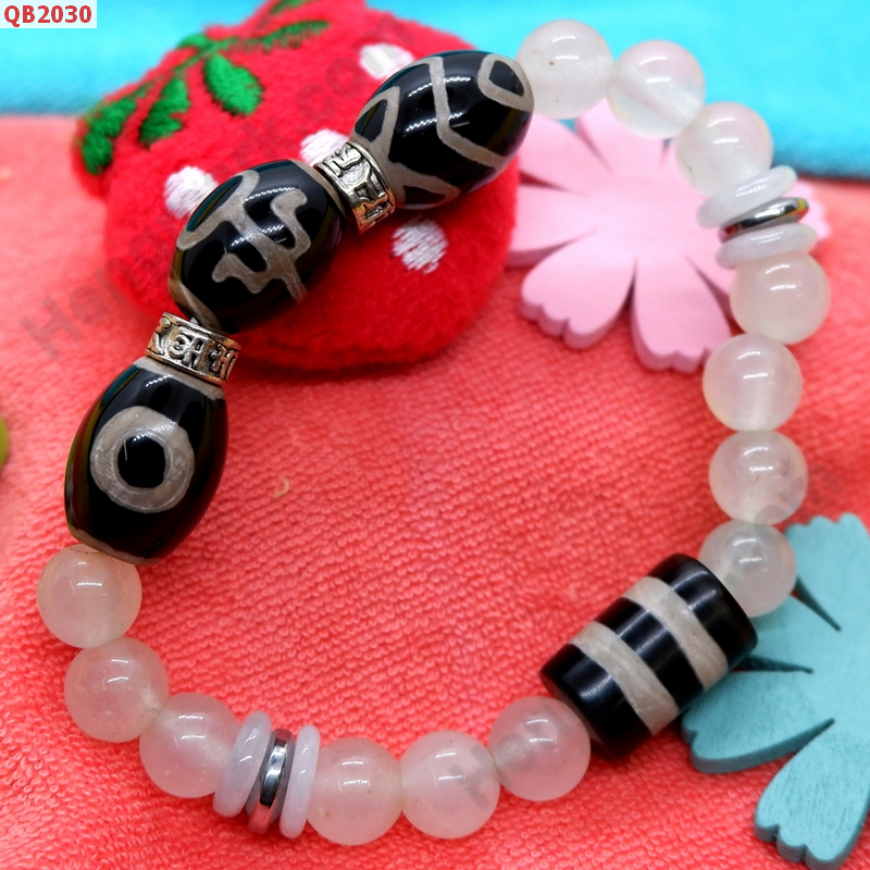QB2030 สร้อยข้อมือหินDZI  ผู้สูงศักดิ์ 1 ตา ภูเขา และ 2 เส้น ราคา 599 บาท http://hengmark.com/view_product/QB2030.htm