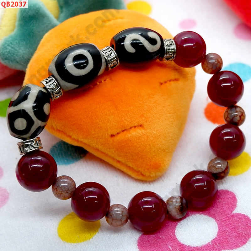 QB2037 สร้อยข้อมือหินDZI  3 ตา ตะขอ และ กระดองเต่าจุด ราคา 549 บาท http://hengmark.com/view_product/QB2037.htm