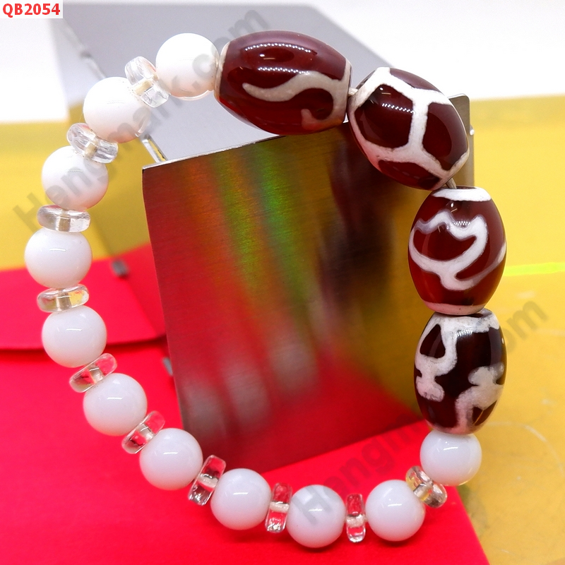 QB2054 สร้อยข้อมือหินDZI 4 เม็ด ราคา 499 บาท http://hengmark.com/view_product/QB2054.htm
