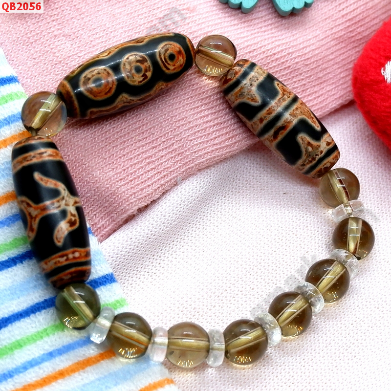 QB2056 สร้อยข้อมือหินDZI 3 เม็ด ราคา 659 บาท http://hengmark.com/view_product/QB2056.htm